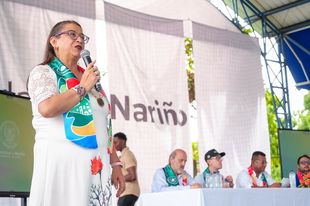 Presentación de proyectos educativos a la comunidad de Tumaco.