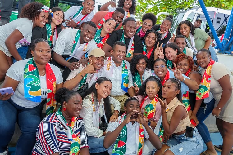 Equipo de la Universidad de Nariño y líderes locales en visita a Tumaco.